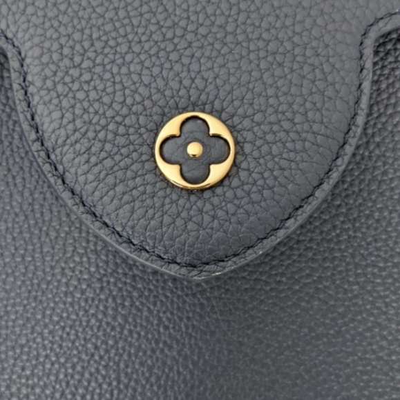 * SOLD *  Louis Vuitton Capucines MM - retail $9800 - new - Picture 12 of 14